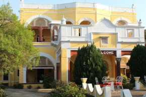 Гостиница Bhanwar Vilas Palace  Караули